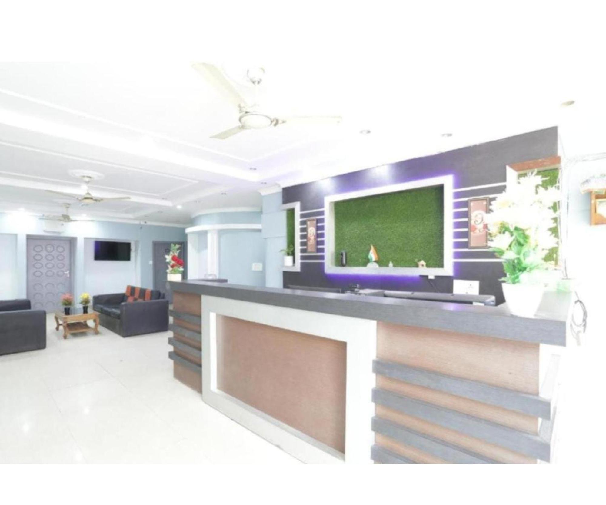 Day S Inn Luxury Stay Near Care Hospital In Budget Friendly Price Best Seller Bhubaneswar Exteriör bild