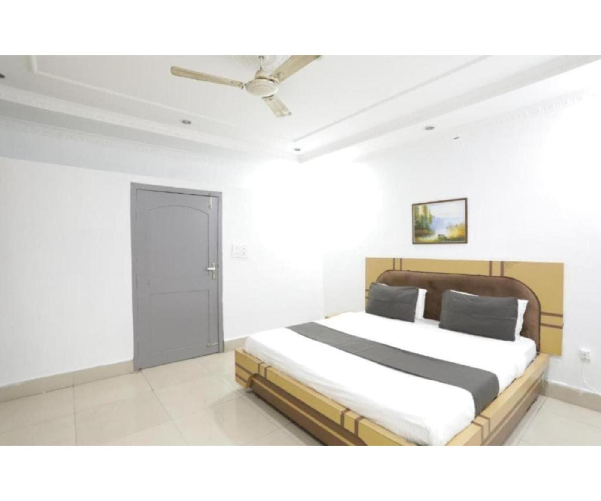 Day S Inn Luxury Stay Near Care Hospital In Budget Friendly Price Best Seller Bhubaneswar Exteriör bild