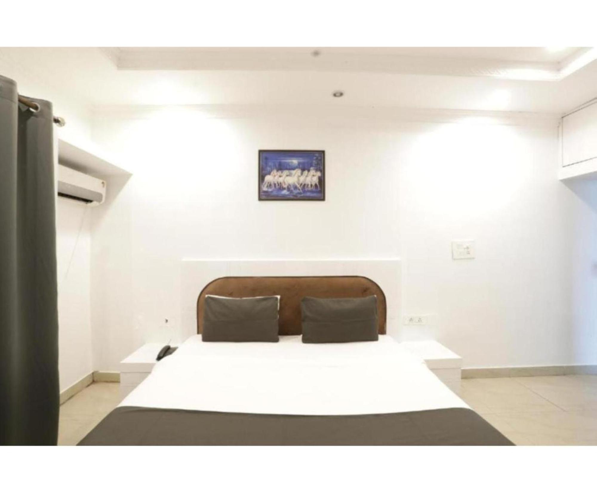 Day S Inn Luxury Stay Near Care Hospital In Budget Friendly Price Best Seller Bhubaneswar Exteriör bild